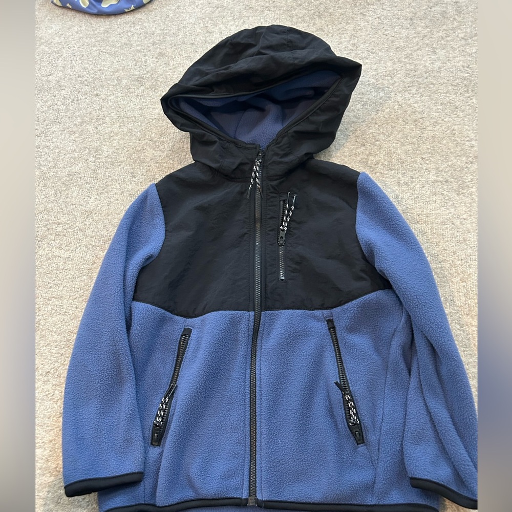 Old Navy Boys Fleece Jacket. Size 5.